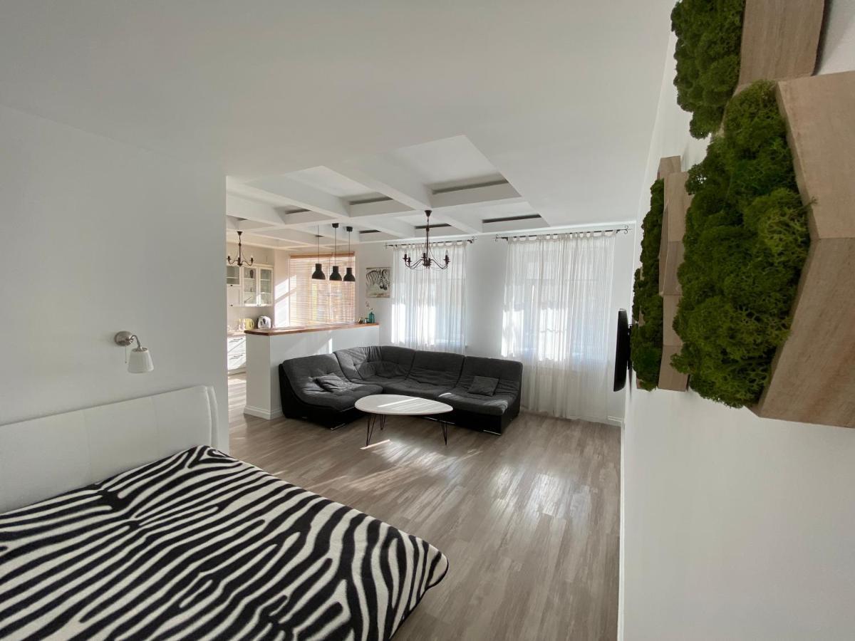 Bright Apartment Gomel Esterno foto