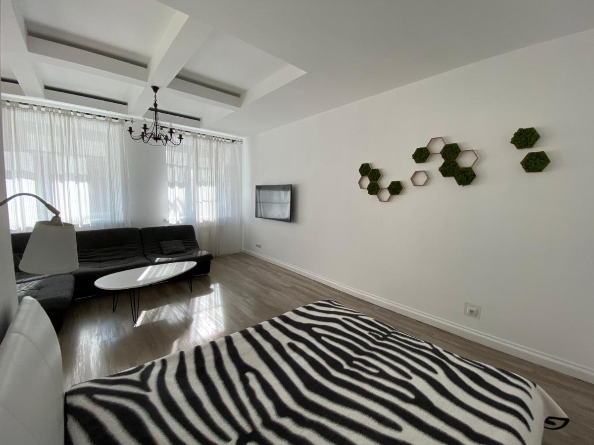 Bright Apartment Gomel Esterno foto